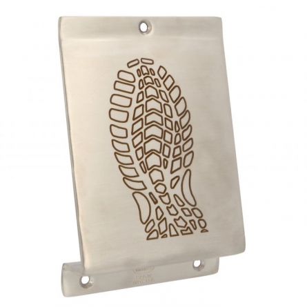 AMiG plech okopn� na dve�e nerez