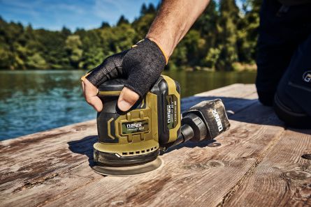 NA-CAMOUFLAGE bruska excentr.Aku CBE 125-Basic Box