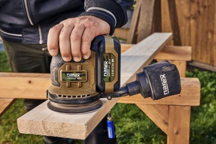 NA-CAMOUFLAGE bruska excentr.Aku CBE 125-Basic Box