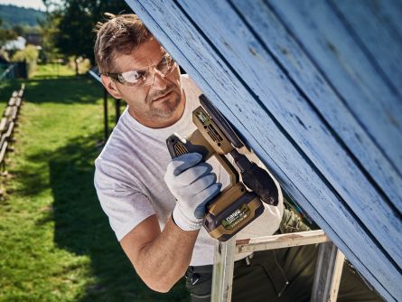 NA-CAMOUFLAGE bruska vibra�n� Aku CBD 140Basic Box