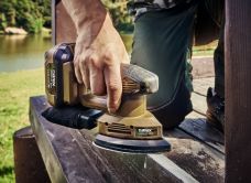 NA-CAMOUFLAGE bruska vibra�n� Aku CBD 140Basic Box